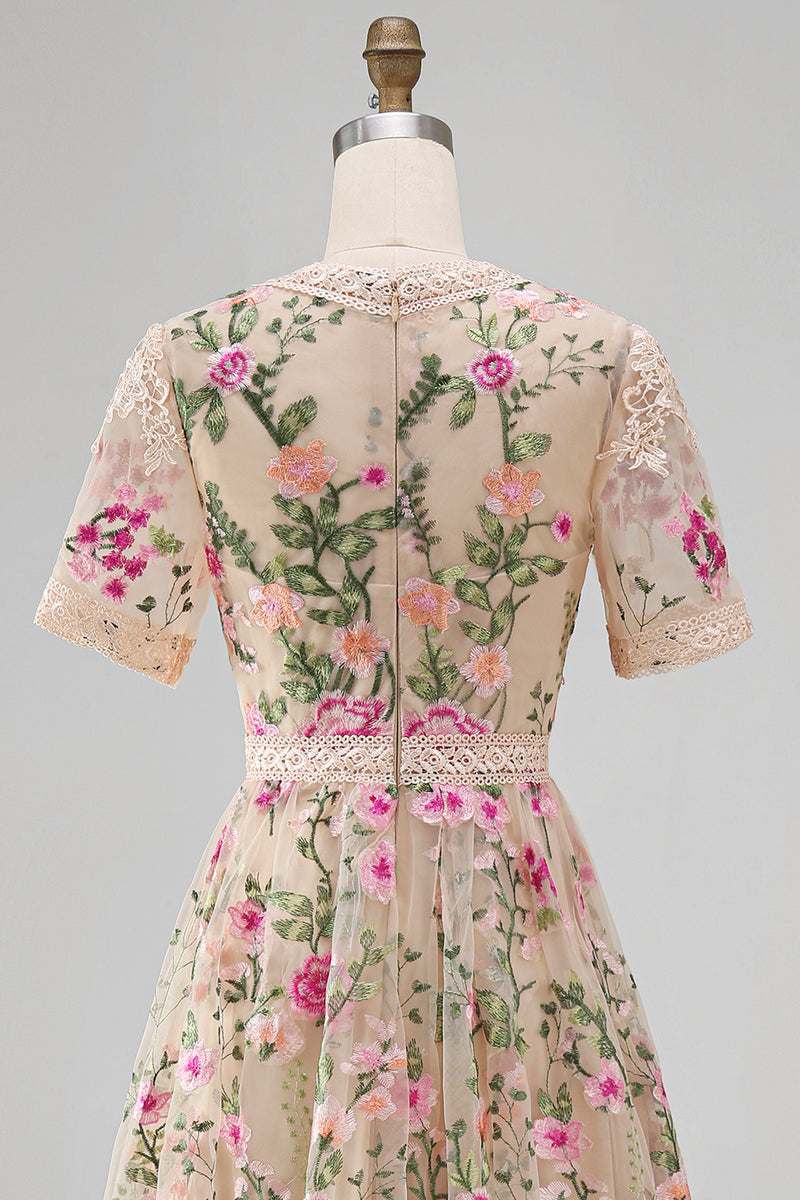 Laden Sie das Bild in den Galerie-Viewer, Blush-V-Ausschnitt Tüll A-Linie besticktes Midi-Blumenkleid mit kurzen Ärmeln