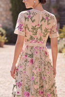 Laden Sie das Bild in den Galerie-Viewer, Blush-V-Ausschnitt Tüll A-Linie besticktes Midi-Blumenkleid mit kurzen Ärmeln
