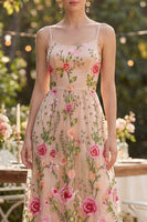 Laden Sie das Bild in den Galerie-Viewer, Blush-Tüll-A-Linie besticktes langes Blumenkleid