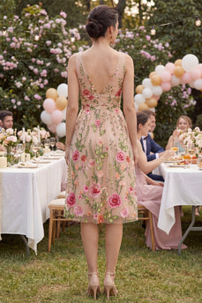 Tüll-A-Linie Blush mit V-Ausschnitt besticktes florales Midi-Kleid