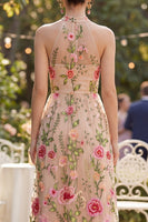 Laden Sie das Bild in den Galerie-Viewer, Blush A-Linie besticktes Tüllnecken-Langblumenkleid