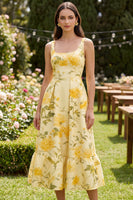 Laden Sie das Bild in den Galerie-Viewer, Geblümtes gelbes Butter-Quadrat-Hals-A-Linie-Midi-Kleid