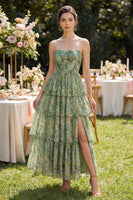 Laden Sie das Bild in den Galerie-Viewer, Staubiges grünes trägerloses A-Linie Korsett-Maxi-Blumenkleid mit Rüschen