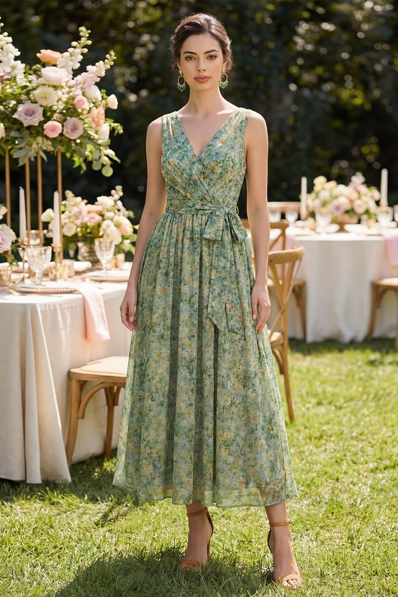 Laden Sie das Bild in den Galerie-Viewer, Staubiges grünes gerafftes V-Ausschnitt mit Blumen A-Linie Midi-Kleid mit Schleife
