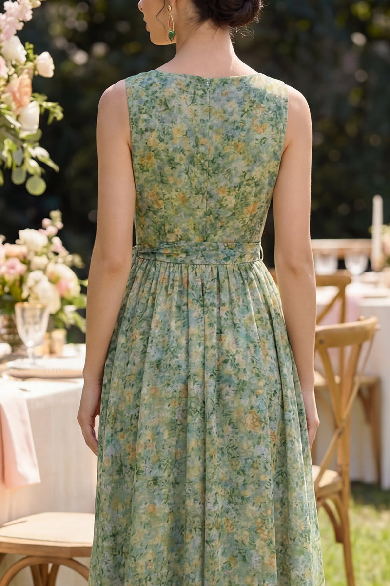 Laden Sie das Bild in den Galerie-Viewer, Staubiges grünes gerafftes V-Ausschnitt mit Blumen A-Linie Midi-Kleid mit Schleife