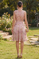 Laden Sie das Bild in den Galerie-Viewer, A-Linie Tüllrosa fuchsiafarbenes Rundhals-Applikationskleid im floralen Midi-Kleid