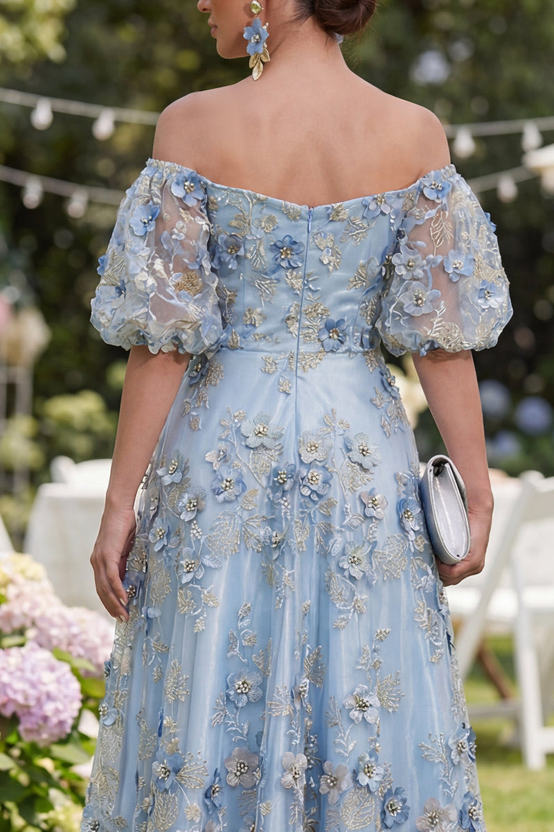 Laden Sie das Bild in den Galerie-Viewer, Off-the-shoulder A-Linie Tüllblau appliquiertes, gerafftes Blumen-Midi-Kleid