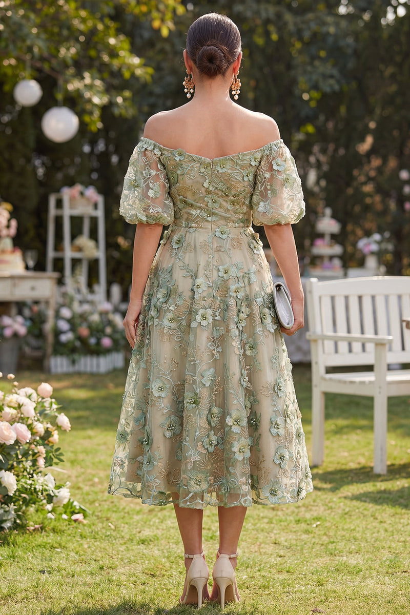 Laden Sie das Bild in den Galerie-Viewer, Off-the-shoulder A-Linie Tüllblau appliquiertes, gerafftes Blumen-Midi-Kleid