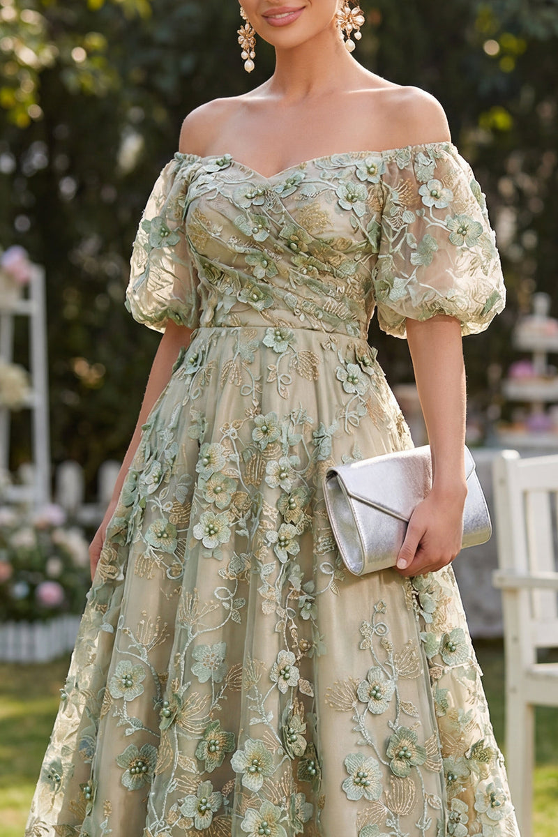 Laden Sie das Bild in den Galerie-Viewer, Off-the-shoulder A-Linie Tüllblau appliquiertes, gerafftes Blumen-Midi-Kleid