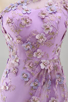 Laden Sie das Bild in den Galerie-Viewer, Meerjungfrauen-Tüll-Flieder, einschulter-appliquiertes, gerafftes, langes Blumenkleid mit Schlitz