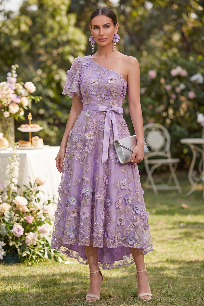 Laden Sie das Bild in den Galerie-Viewer, Tülllila-A-Linie einschulter-appliquiertes Midi-Blumenkleid mit Schleife