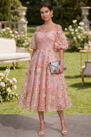 Laden Sie das Bild in den Galerie-Viewer, Pink-Orange-Off-the-shoulder A-Linie Tüll-Applikationskleid, gerafftes Midi-Blumenkleid