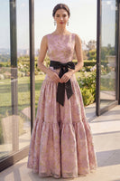 Laden Sie das Bild in den Galerie-Viewer, Rougefarbenes Jacquard-Bootsausschnitt A-Linie Maxi-Blumenkleid mit Schleife