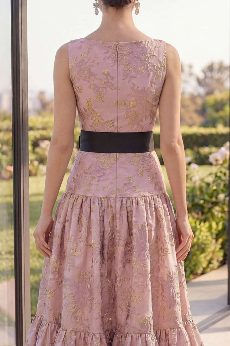 Laden Sie das Bild in den Galerie-Viewer, Rougefarbenes Jacquard-Bootsausschnitt A-Linie Maxi-Blumenkleid mit Schleife