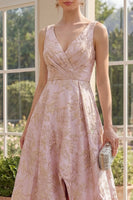 Laden Sie das Bild in den Galerie-Viewer, Roush V-Ausschnitt mit Raffen, hoch und niedrig A-Linie Jacquard Blumen-Maxikleid