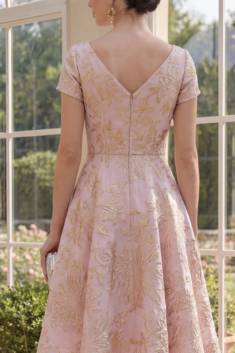 Laden Sie das Bild in den Galerie-Viewer, Blush-A-Linie florales V-Ausschnitt Jacquard Midi-Kleid mit kurzen Ärmeln