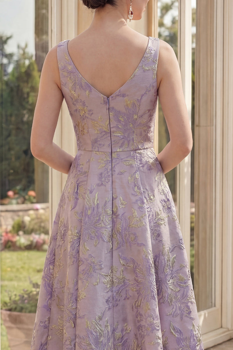Laden Sie das Bild in den Galerie-Viewer, Staubiges fliederfarbenes Bootsausschnitt Jacquard Midi-Blumenkleid