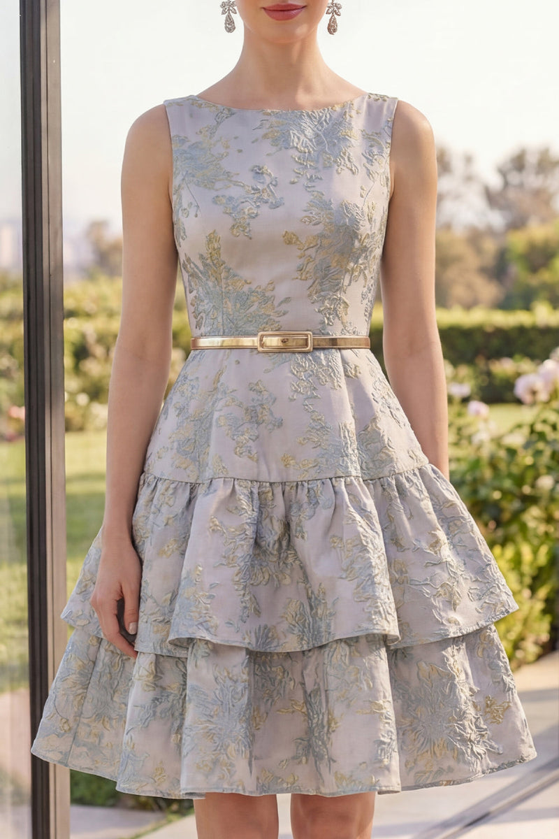 Laden Sie das Bild in den Galerie-Viewer, Staubiges blaues A-Line-Bootsausschnitt mit Rüschen in Jacquard-Midi-Blumen mit Gürtel