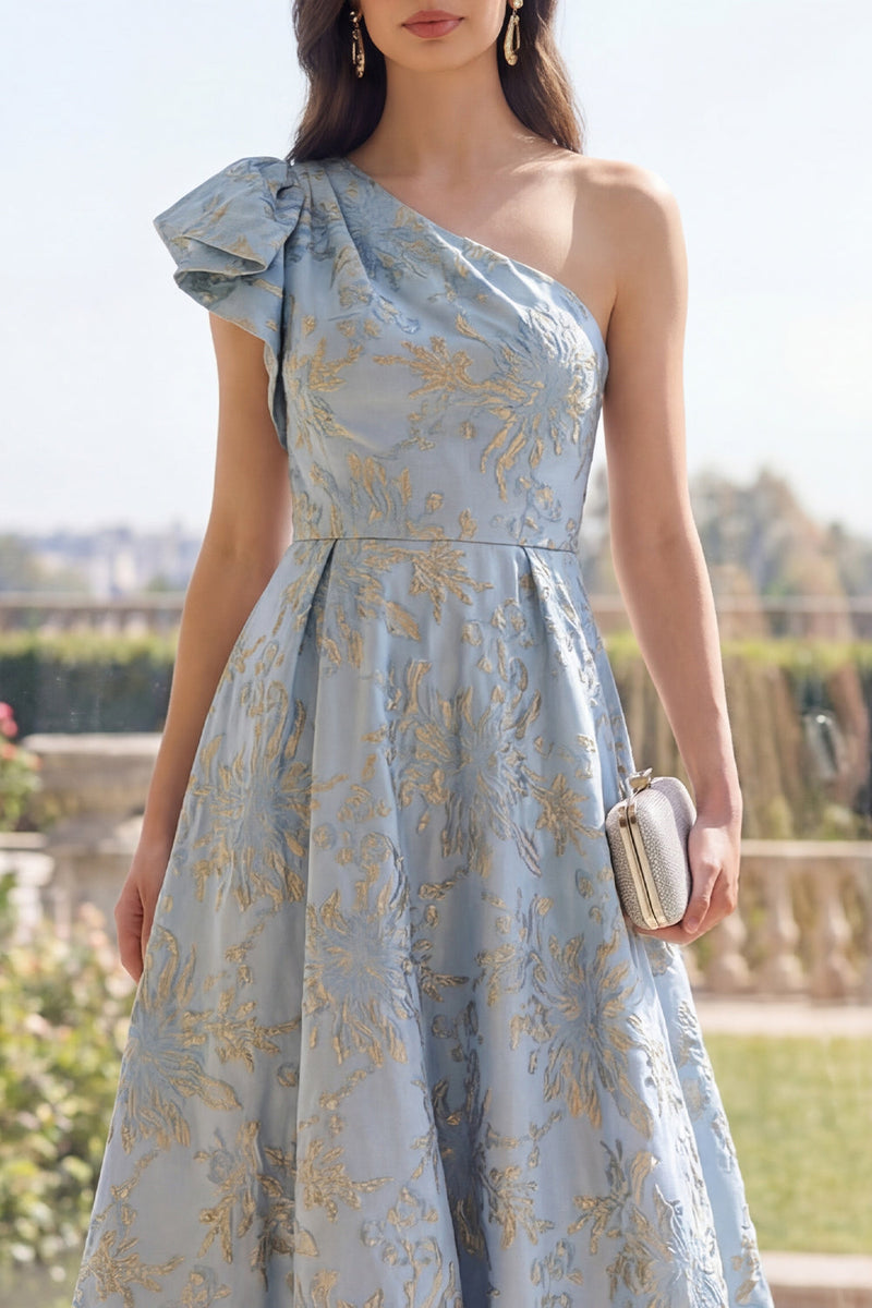Laden Sie das Bild in den Galerie-Viewer, Staubiges blaues A-Linie-Jacquard-Maxi-Umkleid mit Blumen und Schleife