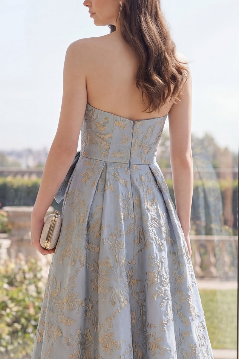 Laden Sie das Bild in den Galerie-Viewer, Staubiges blaues Blumen-Jacquard-Lang-A-Linie Maxikleid mit Schleife