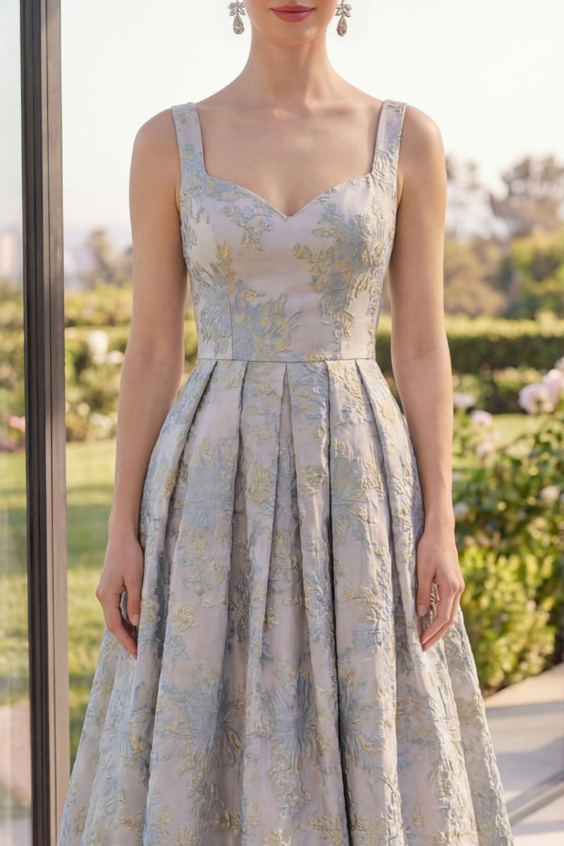 Laden Sie das Bild in den Galerie-Viewer, Ein staubiges blaues Jacquard-Maxikleid mit dicken Blumenträgern