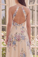 Laden Sie das Bild in den Galerie-Viewer, Ein Line-Neckholder-Aprikosen-Blumen-Rüschen-Beach-Maxi-Kleid mit offenem Rücken und Schlitz