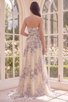 Baskisches Aprikosen-Aprikosen-Kleid mit Blumen und Rüschen