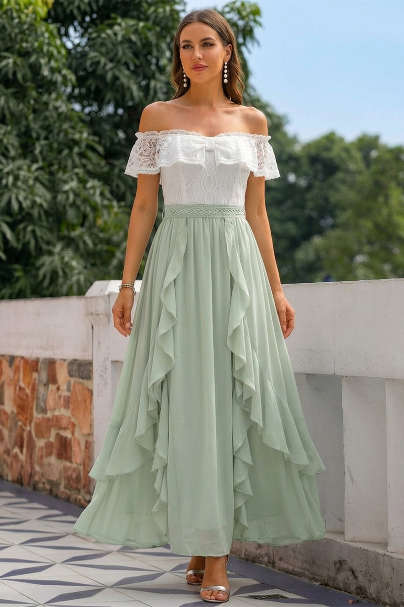 Laden Sie das Bild in den Galerie-Viewer, Grünes Schulterfreies Hochzeitsgast Kleid mit Rüschen