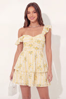 Laden Sie das Bild in den Galerie-Viewer, A-Linien gelbes, gerubbeltes Mini-Abschlusskleid mit Rüschen