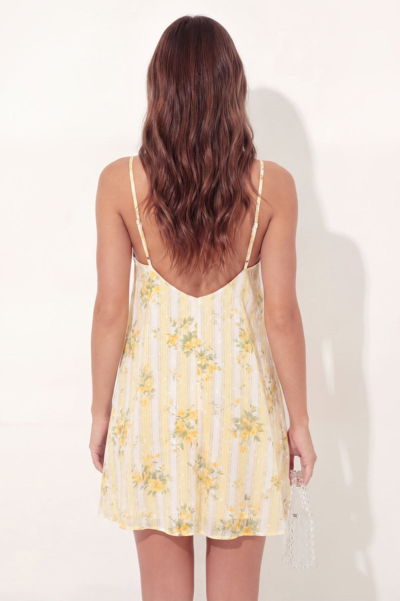 Laden Sie das Bild in den Galerie-Viewer, A-Line gelbes Spaghettiträger-Mini-Abschlusskleid mit Blumenträgern