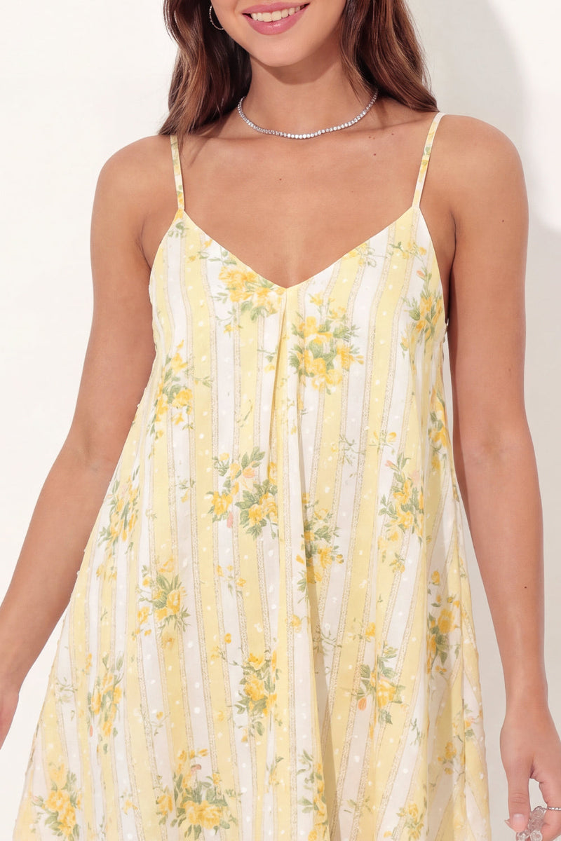 Laden Sie das Bild in den Galerie-Viewer, A-Line gelbes Spaghettiträger-Mini-Abschlusskleid mit Blumenträgern