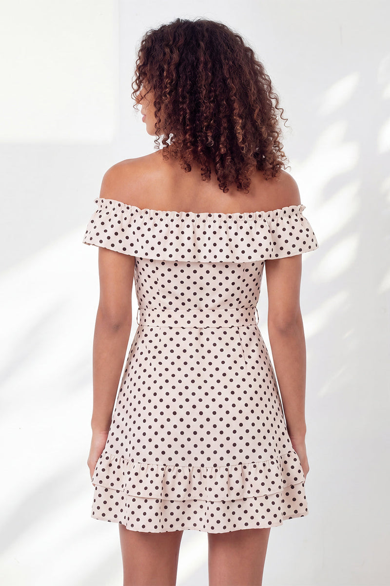 Laden Sie das Bild in den Galerie-Viewer, Schulterloses weißes schwarzes A-Linien-Rüschen-Mini-Abschlusskleid mit Gürtel