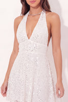 Laden Sie das Bild in den Galerie-Viewer, Glitzerndes Weißes Neckholder Pailletten Mini Standesamt Kleid in A-Linie
