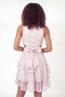 Laden Sie das Bild in den Galerie-Viewer, Glitzerndes weißes pinkes A-Linien-Pailletten-Mini-Abschlusskleid mit Schleife