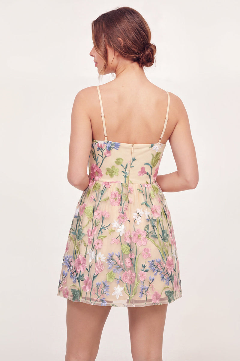 Laden Sie das Bild in den Galerie-Viewer, Tüll-Floral-besticktes gelbes Mini-Abschlusskleid