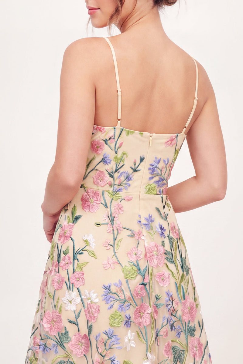 Laden Sie das Bild in den Galerie-Viewer, Tüll-Floral-A-Linie besticktes gelbes Mini-Homecoming-Kleid