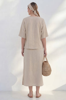 Khaki-V-Ausschnitt-Scheide mit kurzen Ärmeln und Midi-Schleifen-Arbeitskleid mit Schlitz