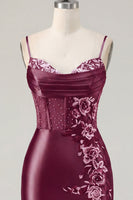 Laden Sie das Bild in den Galerie-Viewer, Marineblaues Korsett, Satin Bodycon besticktes Homecoming-Kleid