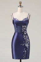 Laden Sie das Bild in den Galerie-Viewer, Marineblaues Korsett, Satin Bodycon besticktes Homecoming-Kleid