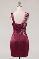 Laden Sie das Bild in den Galerie-Viewer, Marineblaues Satin, gerafftes besticktes Bodycon-Homecoming-Kleid