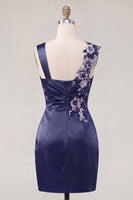 Laden Sie das Bild in den Galerie-Viewer, Marineblaues Satin, gerafftes besticktes Bodycon-Homecoming-Kleid