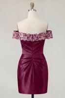 Laden Sie das Bild in den Galerie-Viewer, Schulterloses, marineblaues, gesticktes Satin-Bodycon-Bodycon-Homecoming-Kleid