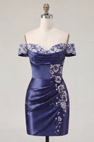 Laden Sie das Bild in den Galerie-Viewer, Schulterloses, marineblaues, gesticktes Satin-Bodycon-Bodycon-Homecoming-Kleid