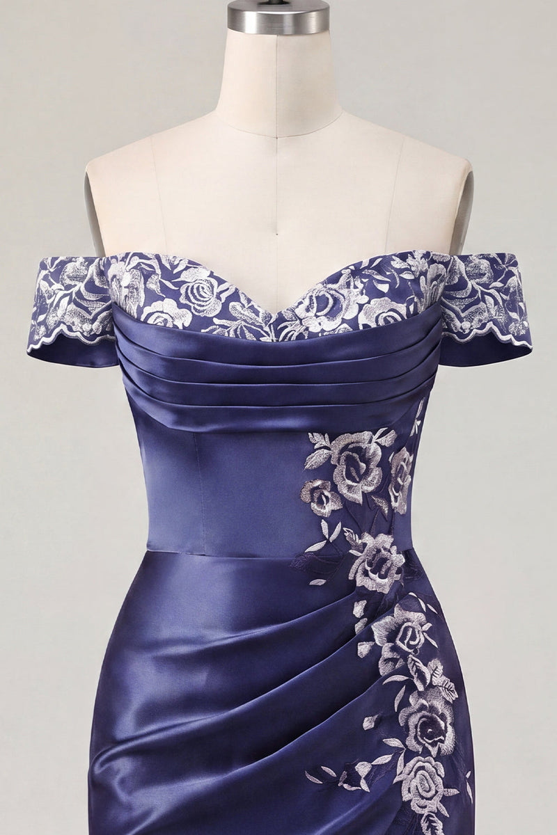 Laden Sie das Bild in den Galerie-Viewer, Schulterloses, marineblaues, gesticktes Satin-Bodycon-Bodycon-Homecoming-Kleid