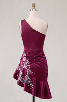 Laden Sie das Bild in den Galerie-Viewer, Einschulter-Marineblaues, satinartiges, gerafftes Bodycon-Mini-Homecoming-Kleid