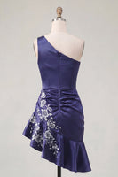 Laden Sie das Bild in den Galerie-Viewer, Einschulter-Marineblaues, satinartiges, gerafftes Bodycon-Mini-Homecoming-Kleid