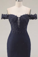 Laden Sie das Bild in den Galerie-Viewer, Marineblaues, schulterloses, mit Perlen besetztes Bodycon-Homecoming-Kleid
