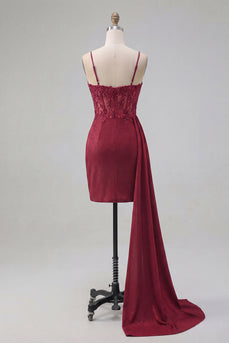 Burgunder Bodycon-Korsett mit gerafftem Perlen-Homecoming-Kleid und Seitenumhang