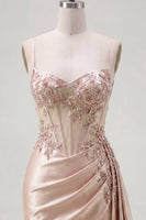 Laden Sie das Bild in den Galerie-Viewer, Champagne Bodycon Korsett mit gerafftem Perlen-Homecoming-Kleid mit Schärpe
