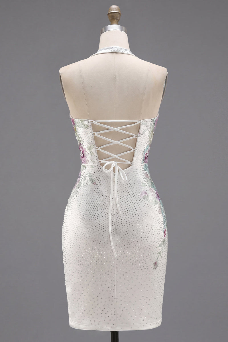 Laden Sie das Bild in den Galerie-Viewer, Weißes Neckholder-Bodycon-Blumen-Homecoming-Kleid mit Perlen